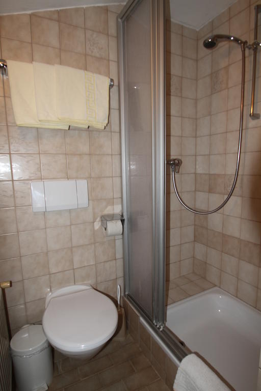 Villa Alpenbauernhof Gröbenhof Fulpmes Zimmer foto